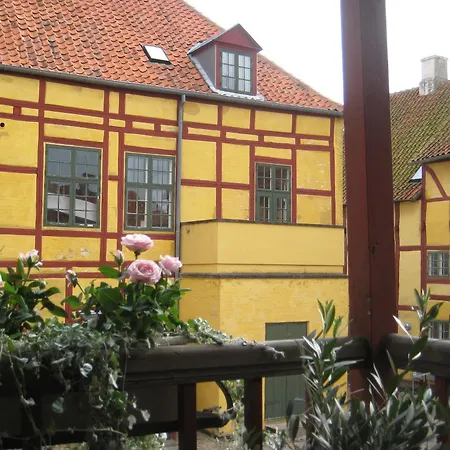 מלון Kobmandsgardens Kerteminde *